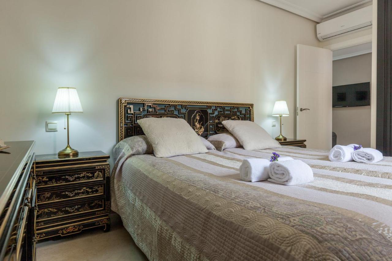 Apartamento Calle Sierpes Seville Ngoại thất bức ảnh